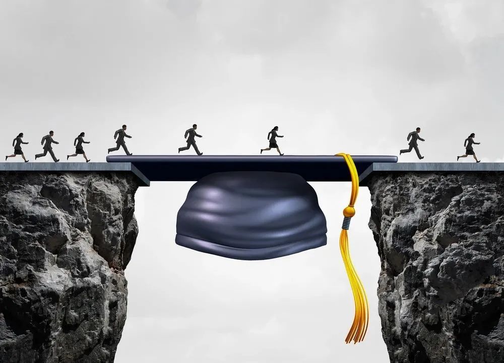 不同出身背景的大学生，毕业出路如何分化？这位青年学者揭示了象牙塔里的另一面