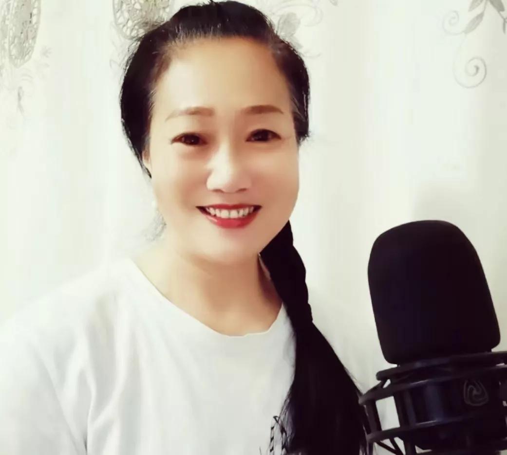 春天诗人李群中国声音抖音诗享会朗诵嘉宾——韩润兰