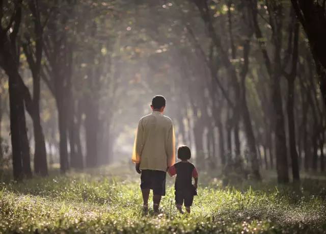 父亲节英文祝福语,父亲节祝愿天下的父母幸福安康