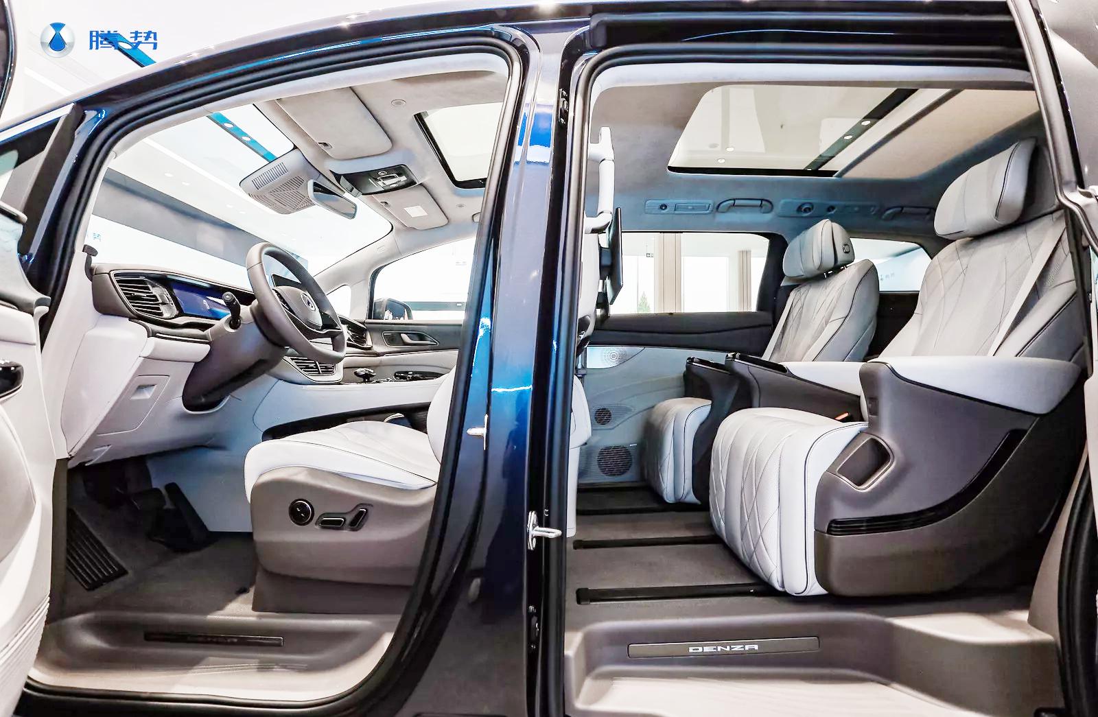 腾势d9入门豪华版,腾势d9纯电版前脸改变混动版前脸