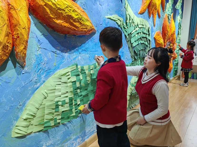 文明典范共建共享|幼儿园的这面向日葵网红墙太惊艳！