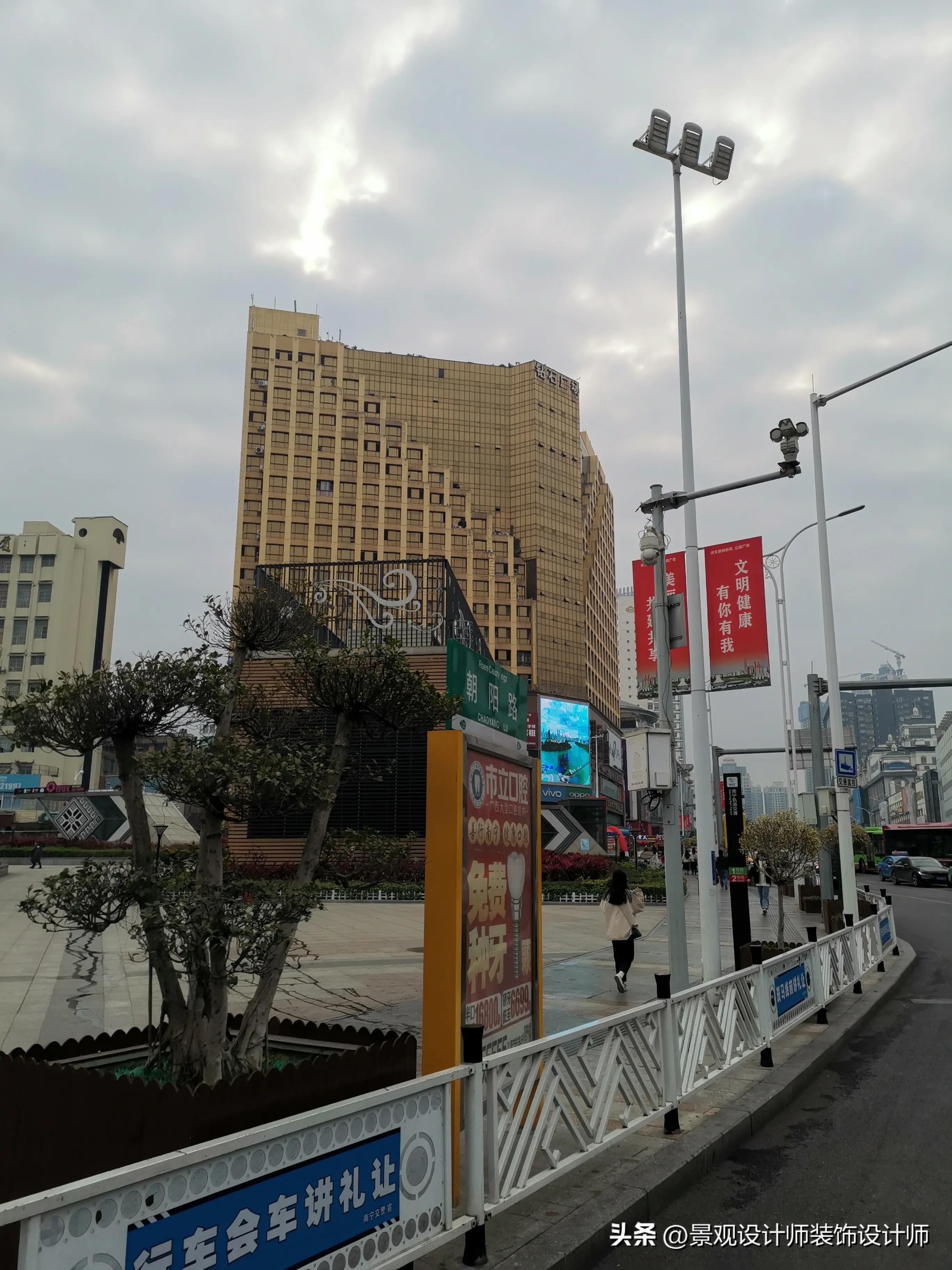 广西南宁市五象广场,广西南宁市朝阳广场唱歌