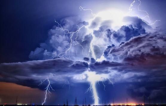 打雷前头发竖起怎么办啊,打雷前头发竖起来