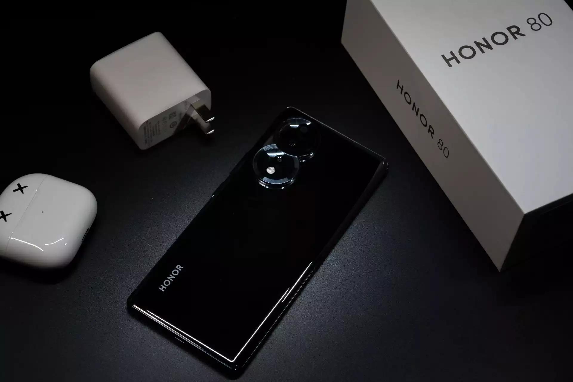 荣耀80系列全新发布定格流动之美,荣耀80手机评测视频