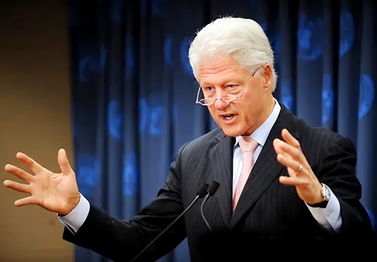 莱温斯基与克林顿总统关系,莱温斯基进入政坛了吗