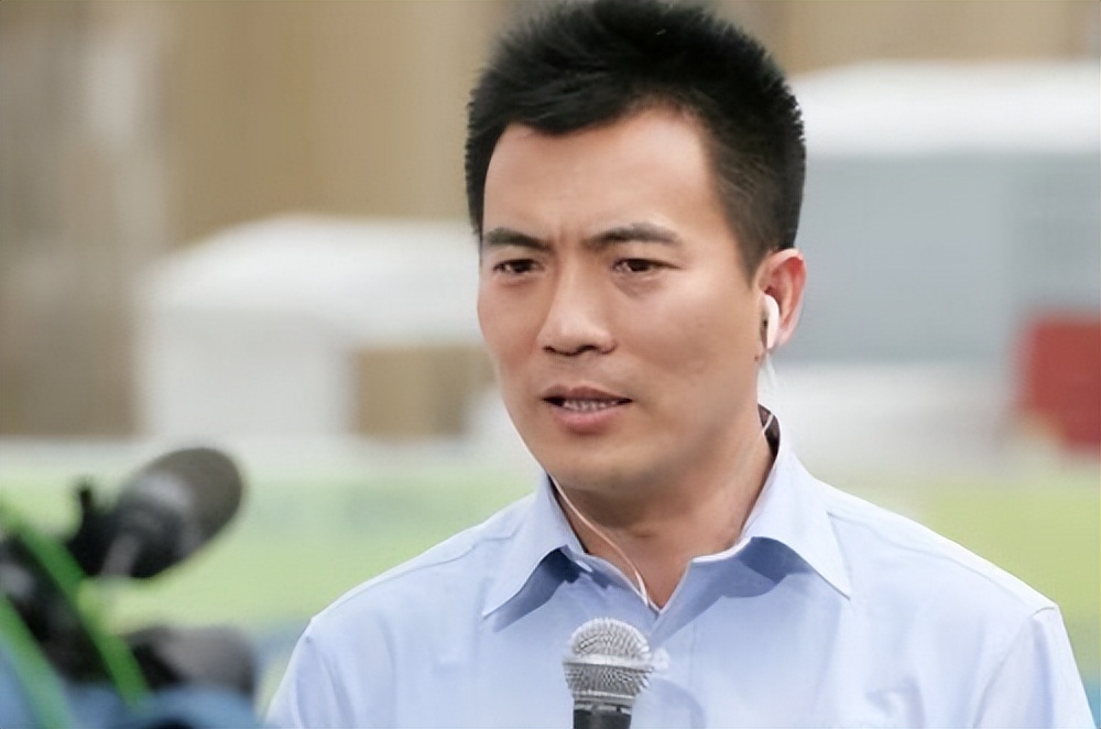 黄健翔解说罗纳尔多退役,黄健翔06年世界杯为什么辞职