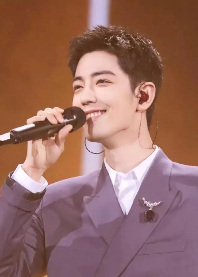 肖战天生侠气风骨,肖战清秀的五官