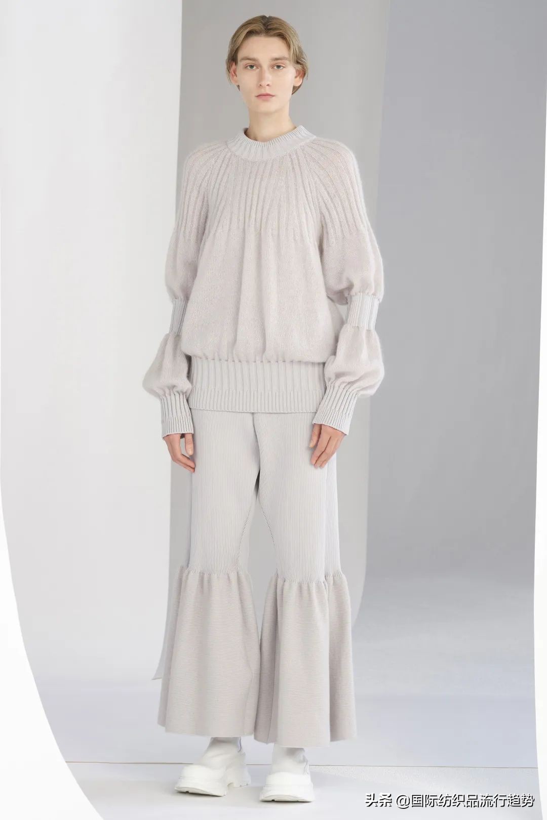 把服装当作思想的容器！看高桥祐介将美学融入到针织艺术中