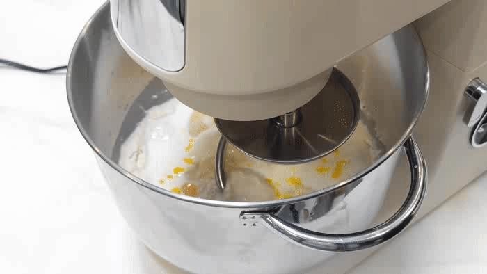 长帝企鹅顶顶和海氏m6哪个好,企鹅顶顶厨师机做蛋糕