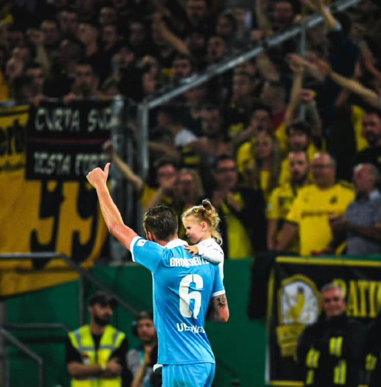 小德可爱的名字,小德足球