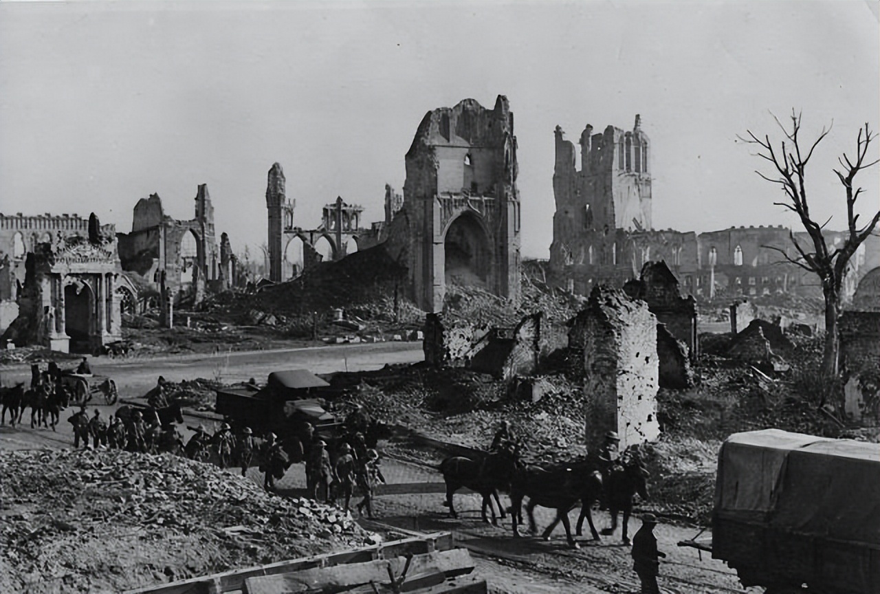 称霸世界80年,去美元潮为何偏发生在2023年?毛主席的话正在应验