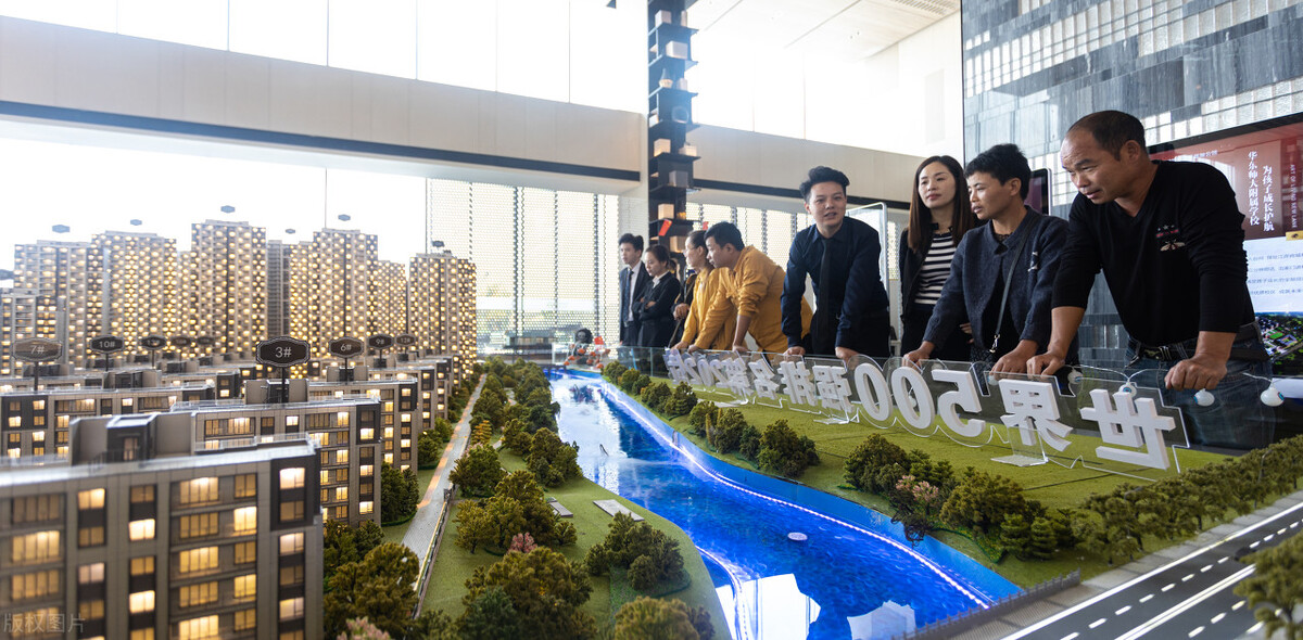 秦皇岛楼市，下滑5.4%，连跌一年后回归平静，冰冷的楼市何时结束