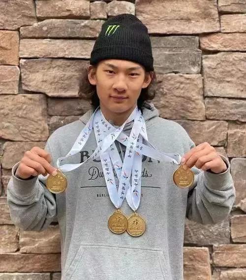 8岁时因为一首歌火遍全中国，随后消失了22年...那些打破“童星魔咒”的孩子们，后来都怎么样了