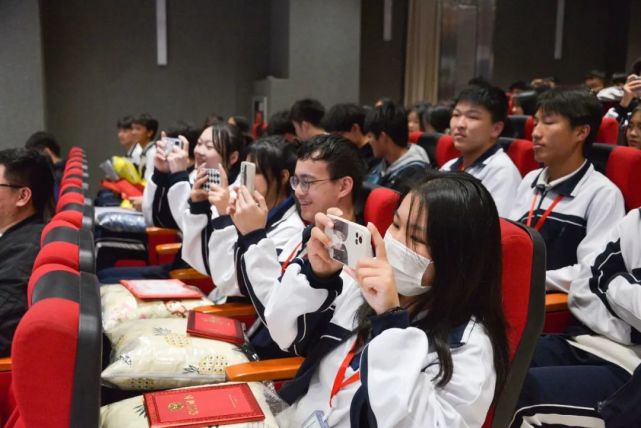 深圳市携创高级技工学校——在深第一,整体表现远优其他院校学生