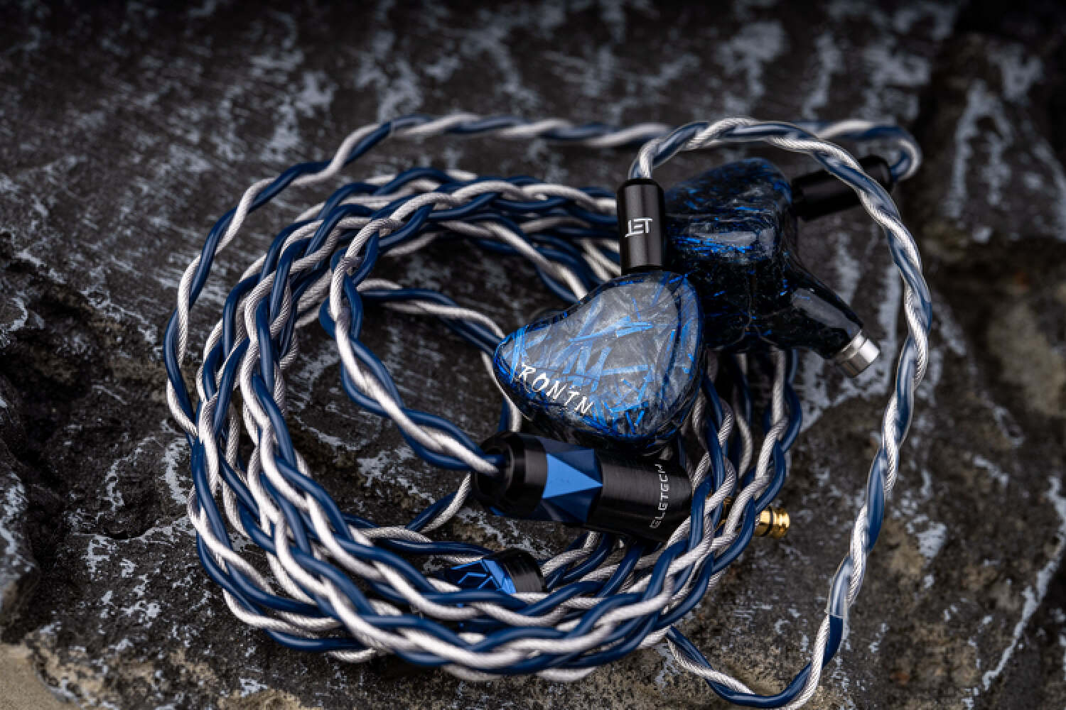 一款偏科得很精准的甜品级流行塞——NobleRonin