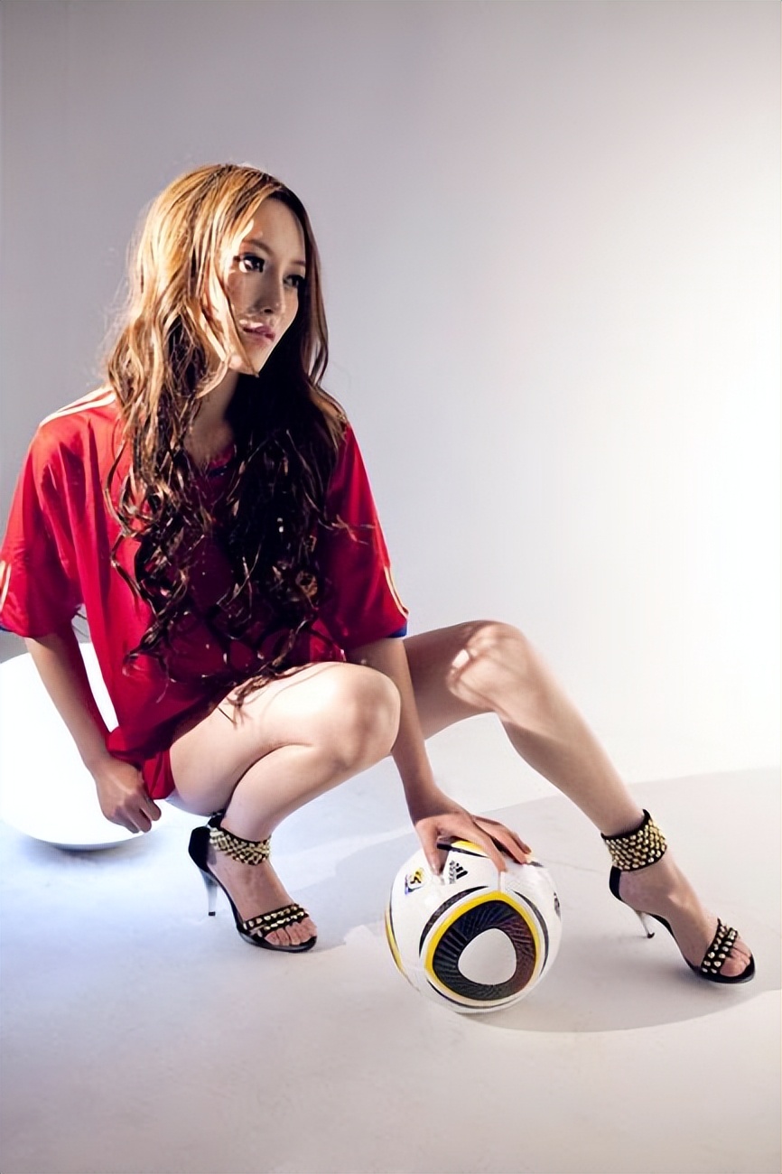 活力四射足球宝贝,气质十足的足球宝贝