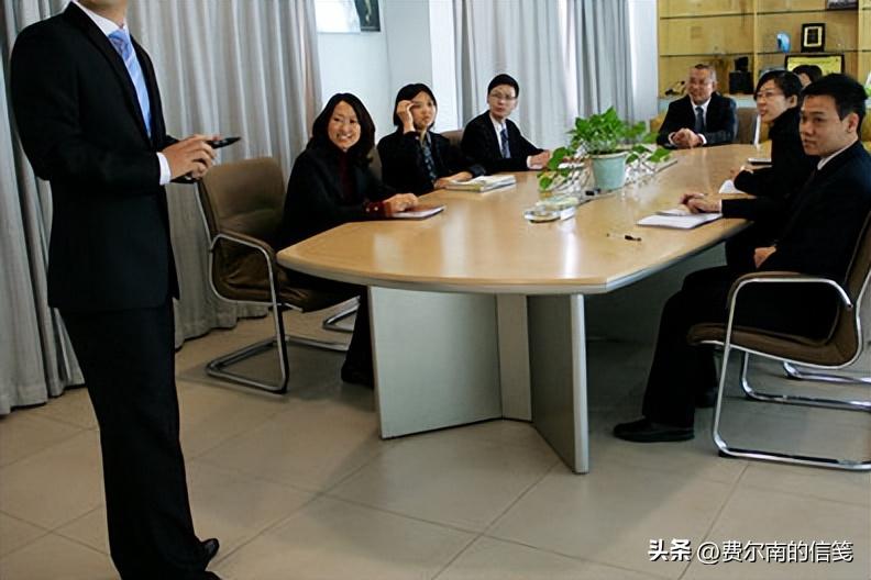 男子1年给公司挣1亿却被老板辞退,湖南小伙为公司赚一亿多被辞退