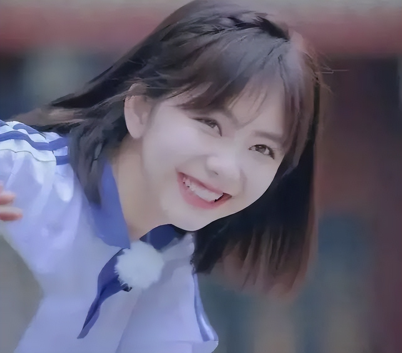 垫屁垫，烤瓷牙，戴美瞳：这些女明星的修修补补，看得人眼花缭乱