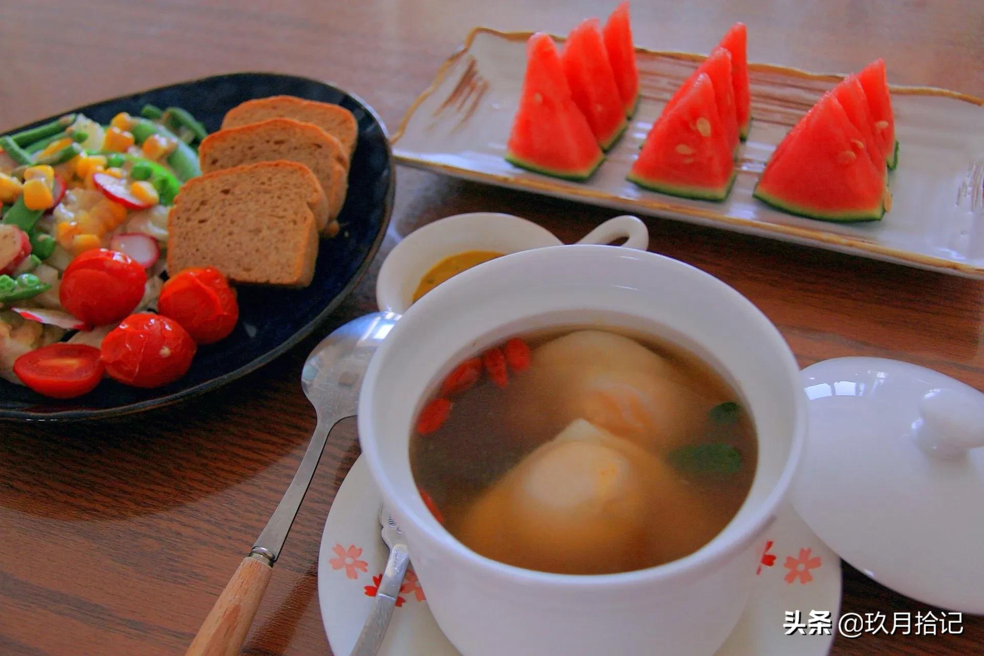 高中生学习紧张早餐别总牛奶面包，每天营养丰富换样吃用陪伴减压