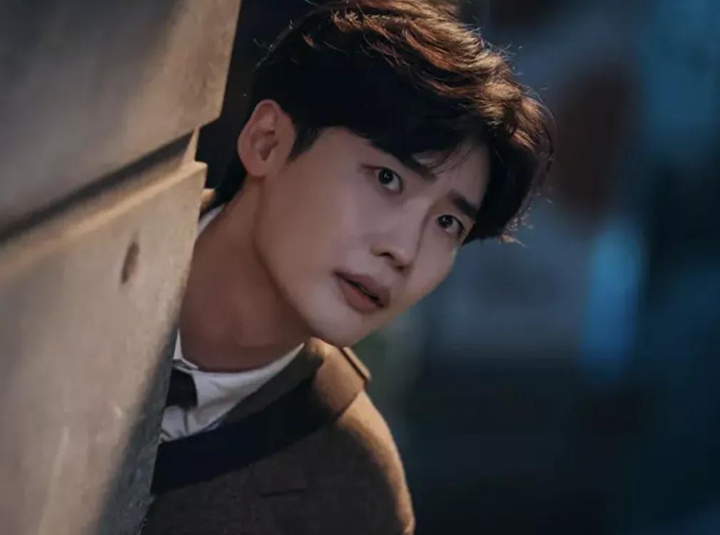 韩国明星李钟硕长胖,李钟硕突然变帅