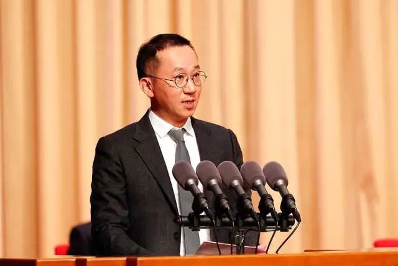 泉州丰泽又出“黑马”：蔡氏父子实控200亿帝国，80后家族累捐1亿