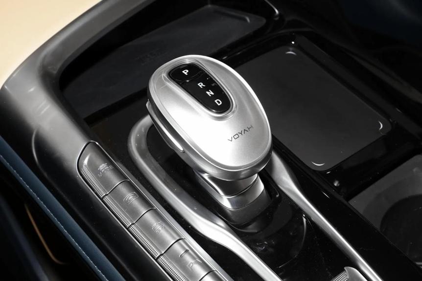 岚图free空气悬架是几腔的,岚图free增程版2024款市区试驾