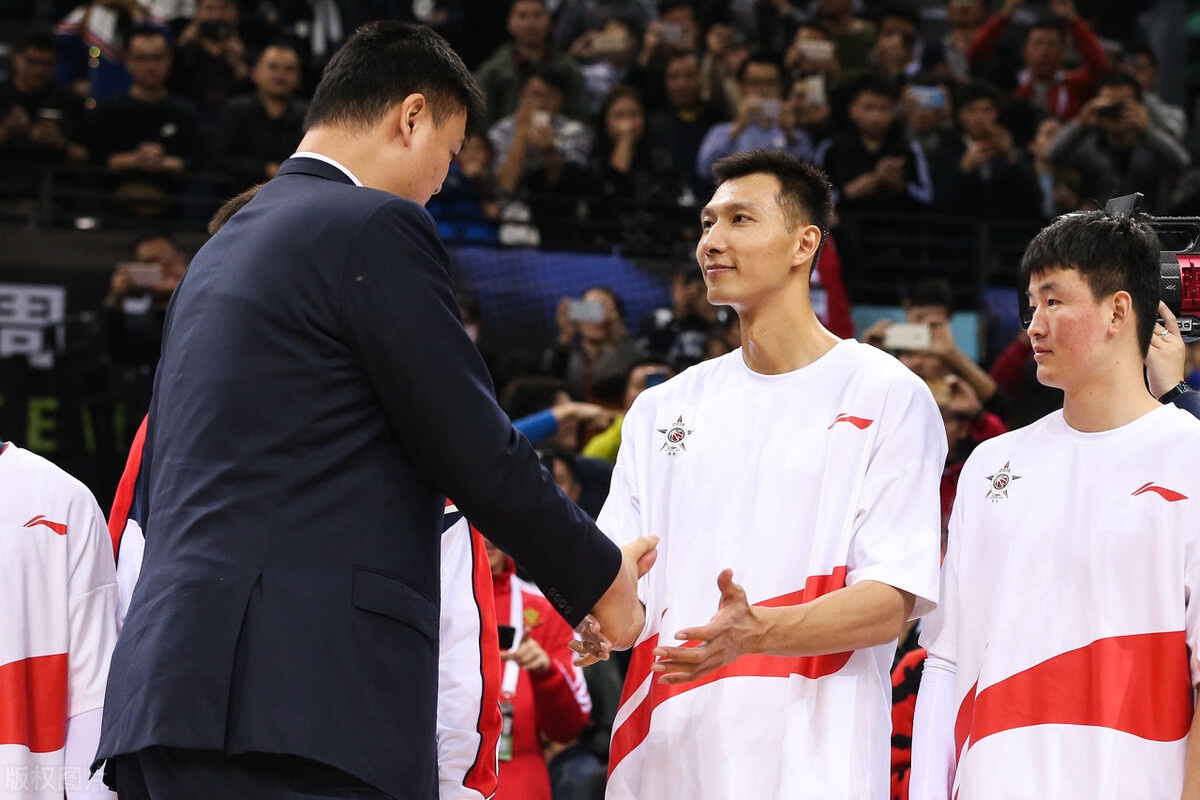 易建联退役仪式姚明前一位发言,易建联退役仪式谈姚明