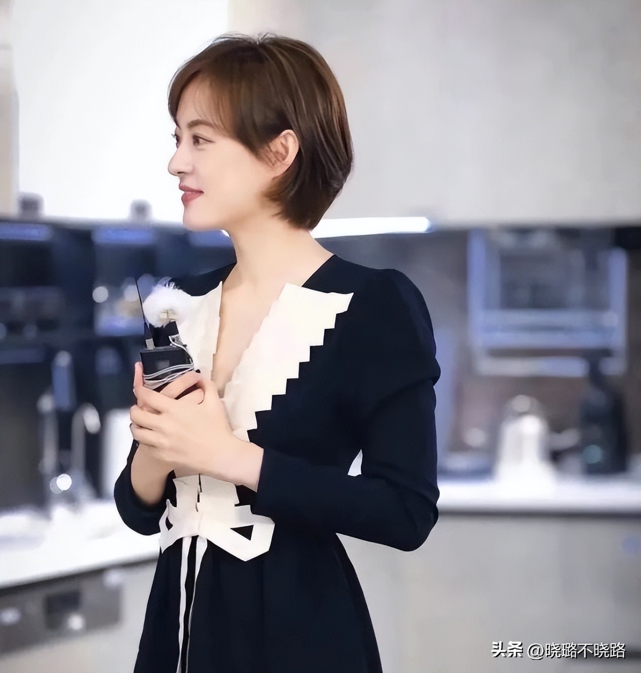 适合圆脸的羊毛卷女生短发,适合胖女生的羊毛卷短发