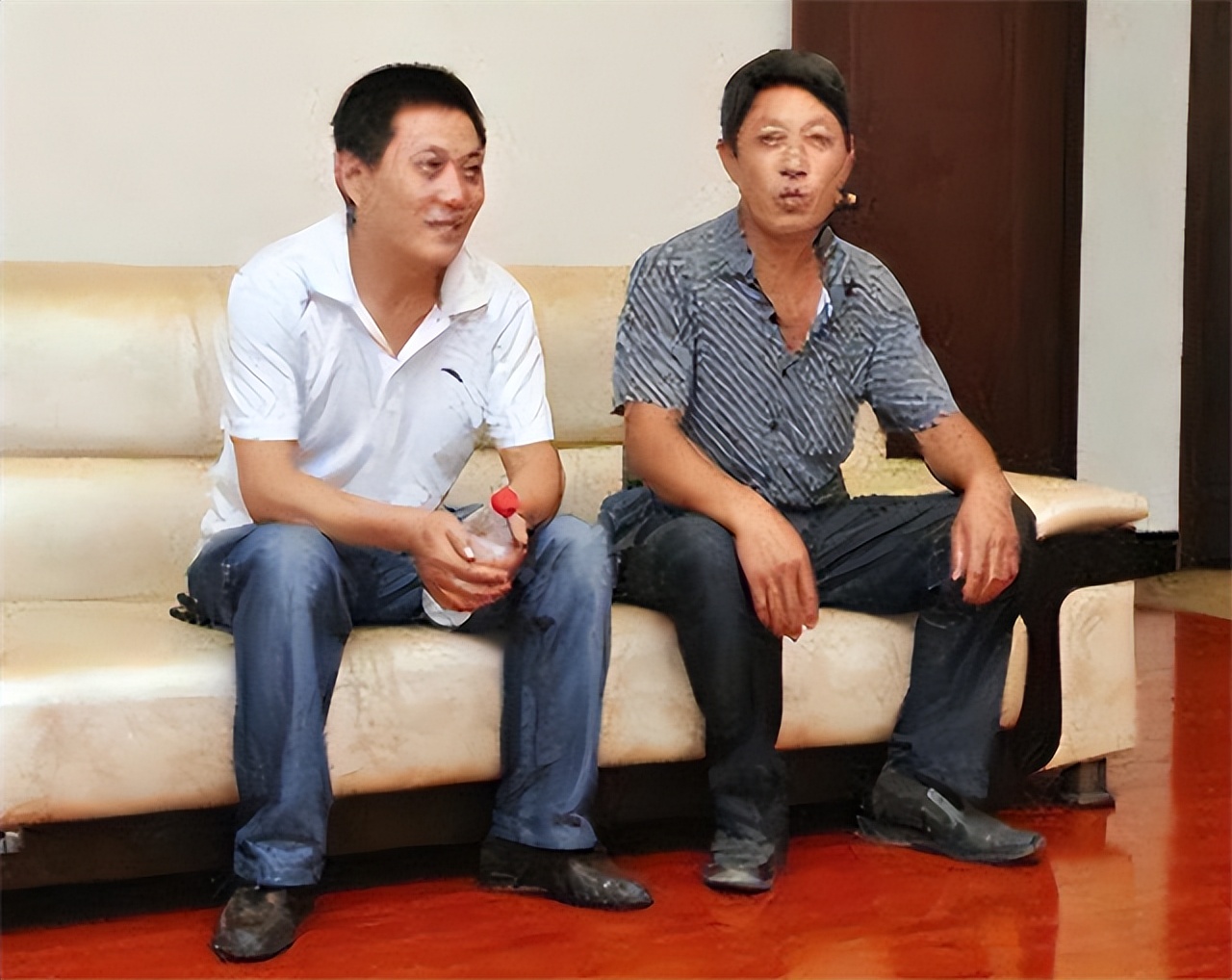 四川走失33年男孩和父母相认,寻人节目四川8岁男孩丢失40年