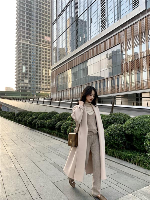 到了一定年纪不要穿廉价衣服,秋冬就要穿羊绒大衣