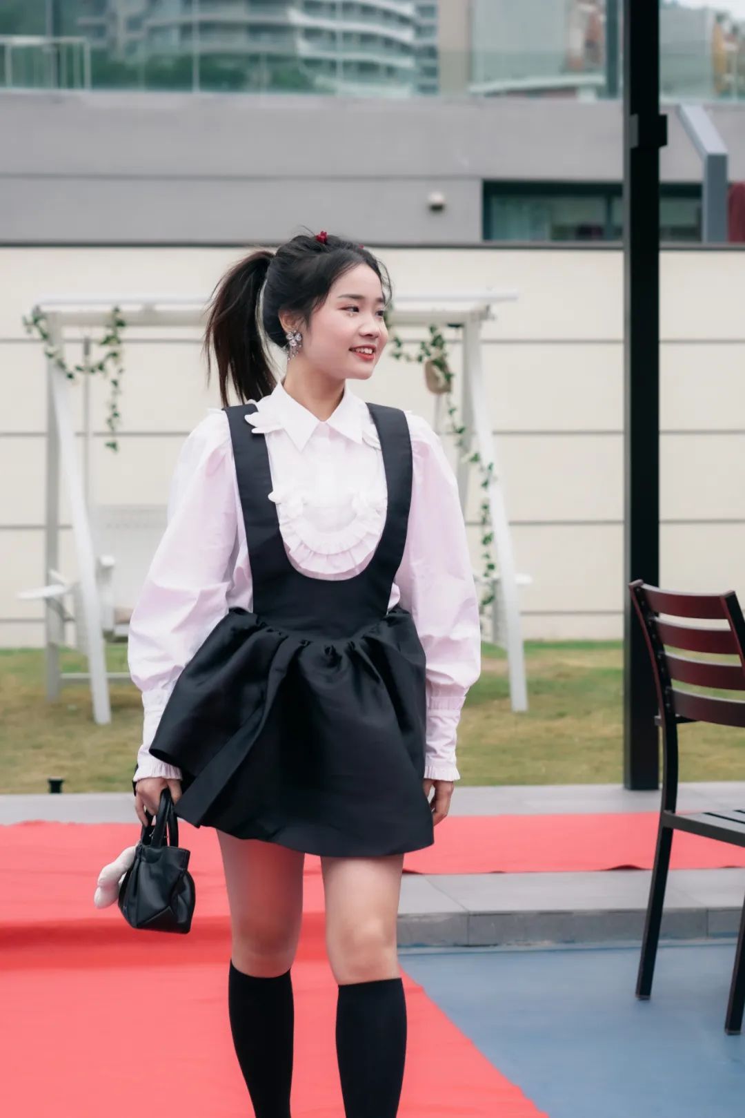 虞书欣同款双肩包平价,虞书欣10元包