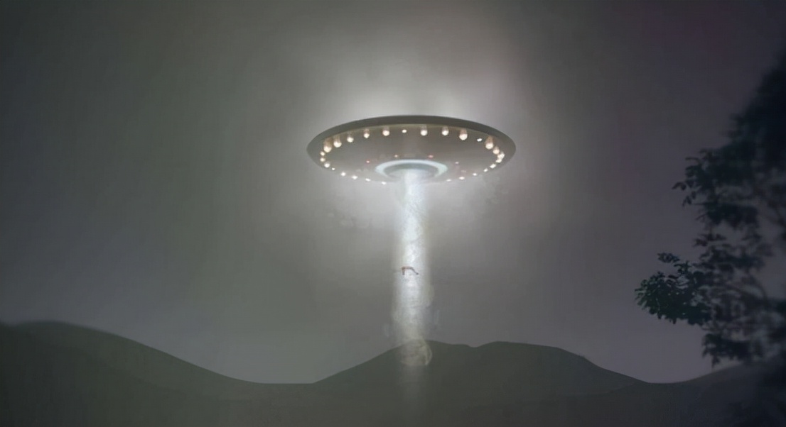 比飞机还大的不明生物,比飞机飞得还高无人机