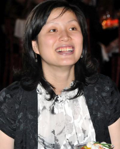 篮球巨星姚明现在的年龄有多大了,姚明为什么退役六年才入选名人堂