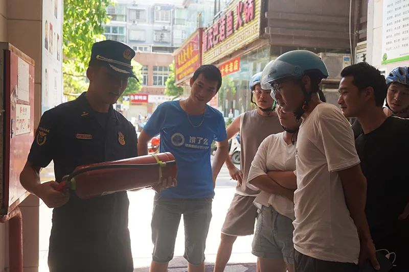 暑期培训机构消防安全无小事,消防安全培训正在直播