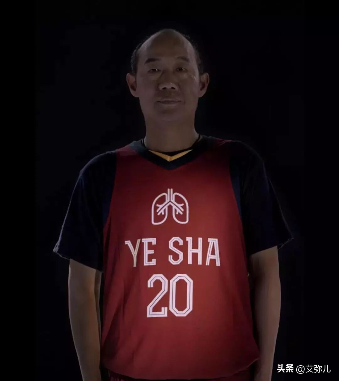 篮球少年救人,姚明2007慈善赛成龙