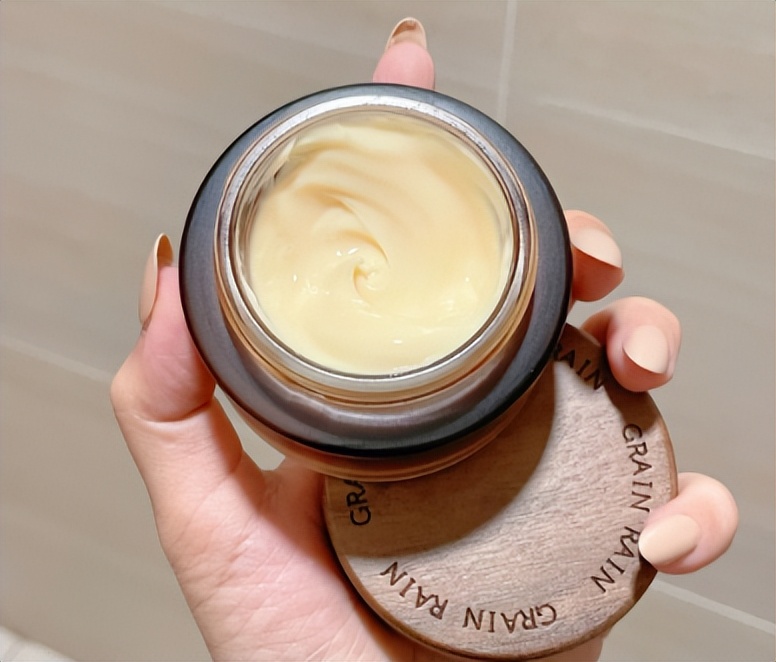 55岁阿姨都在用的抗皱面霜,适合妈妈用的抗皱面霜老爸评测