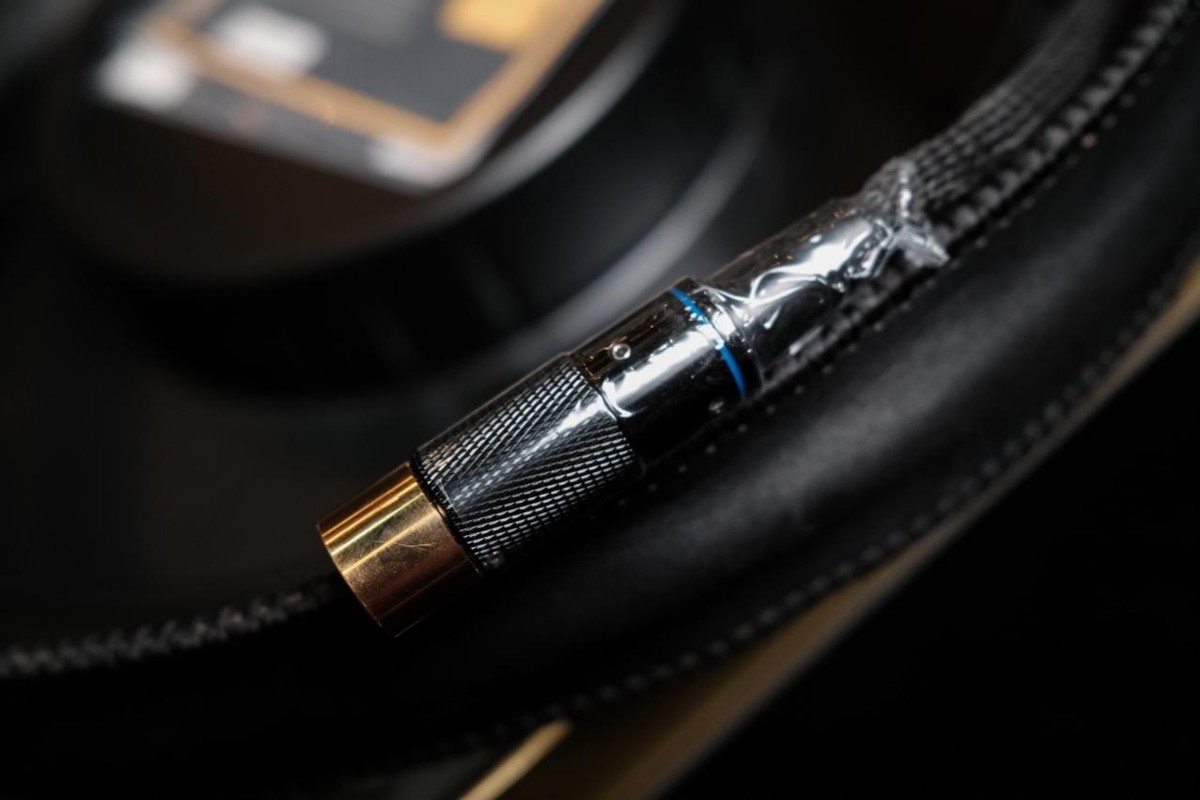 给大音响系统画龙点睛的高端线材--HANOWASIGNATUREEDITIONCABLE