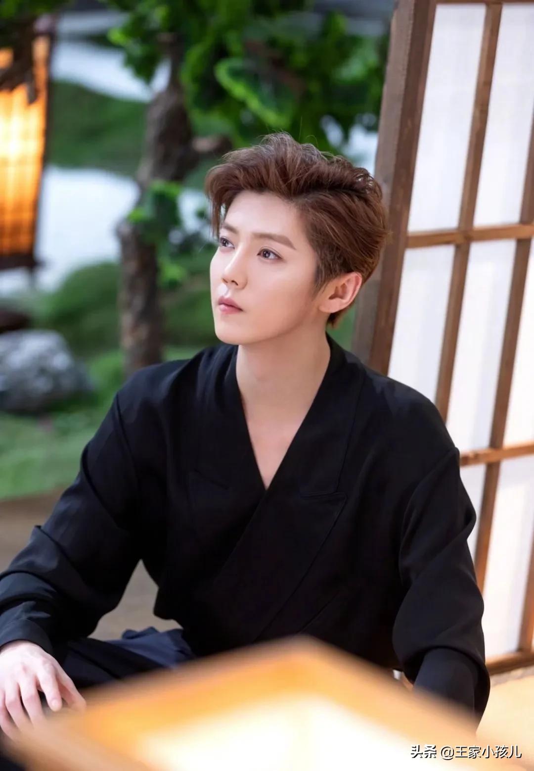 鹿晗勋章歌词壁纸图片,鹿晗照片锁屏壁纸卸妆