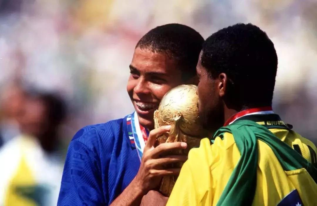 罗纳尔多在国际足坛什么级别,罗纳尔多职业生涯效力的俱乐部