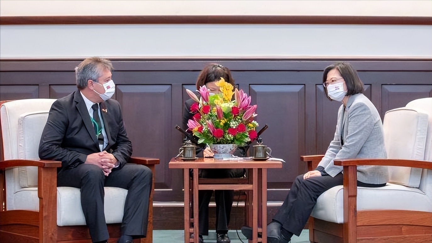 巴拉圭吃碗里看锅里，边和蔡当局套近乎，边要大陆“给个说法”