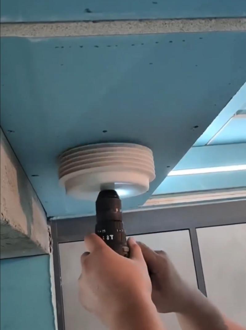 天花孔开大怎么解决,天花板开错孔补洞方法