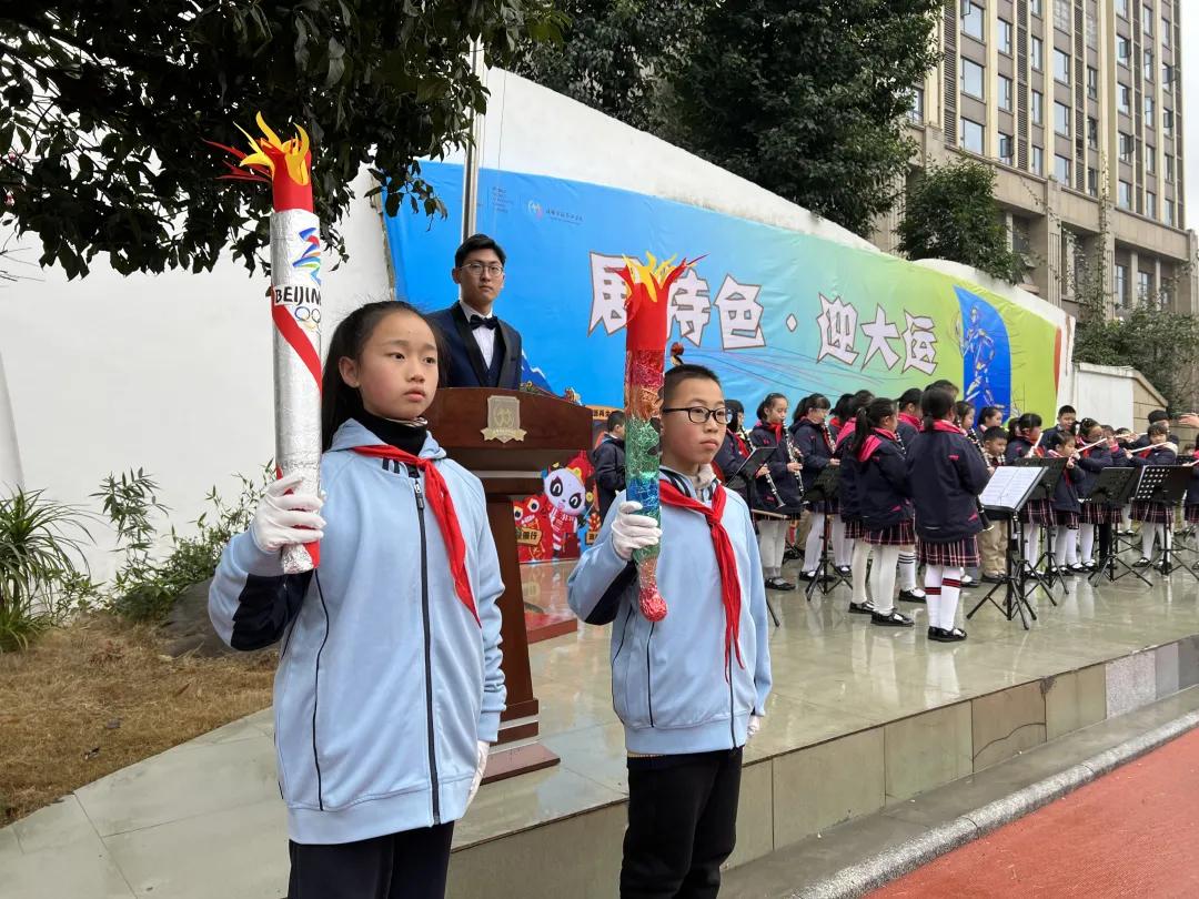 开学啦听听新生的感受,开学了看一下宿舍的环境