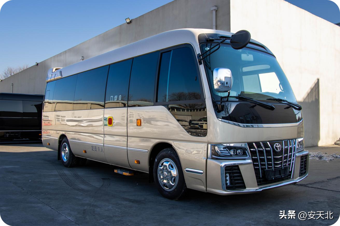 丰田考斯特10座是蓝牌吗,丰田考斯特10座商旅版