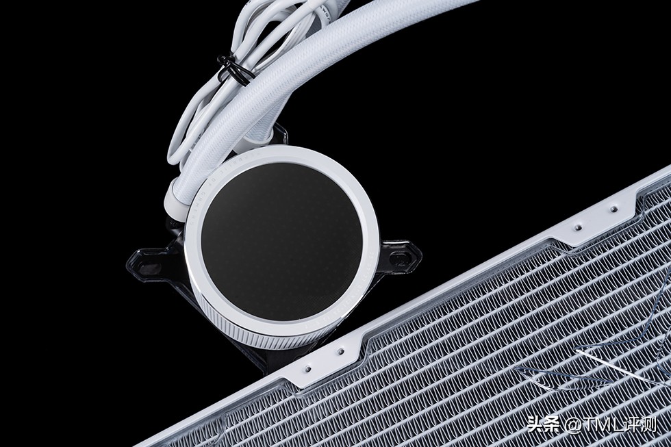 联力新款P28性能风扇,联力v2风扇