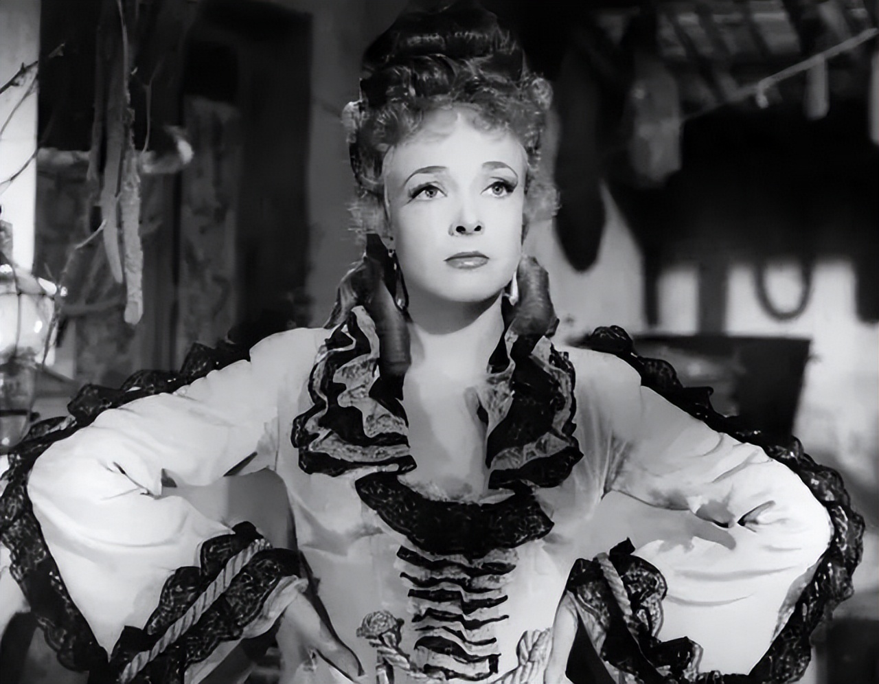 莫泊桑的三大短篇,莫泊桑与谁并称三大短篇小说之王