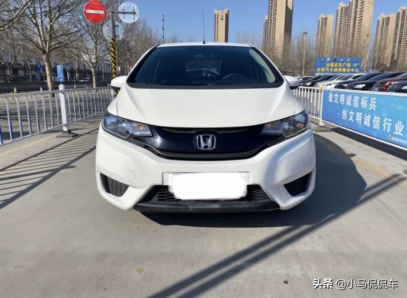 5万买二手飞度还是二手奥迪,5万买二手车飞度