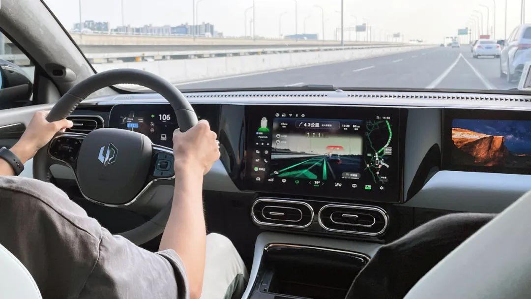 预售价18-27万元零跑c01开启预售,c01零跑增程行政版降价多少