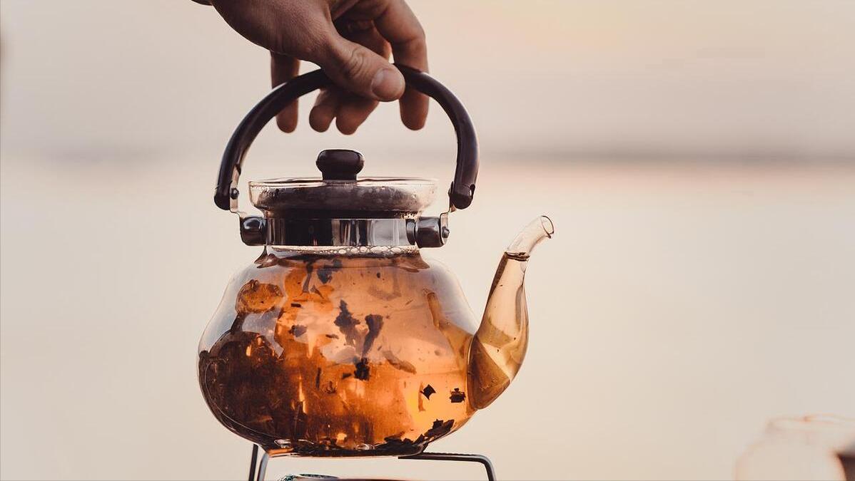 长期喝白开水和长期喝茶哪个健康,长期喝茶与长期喝白开水哪个健康