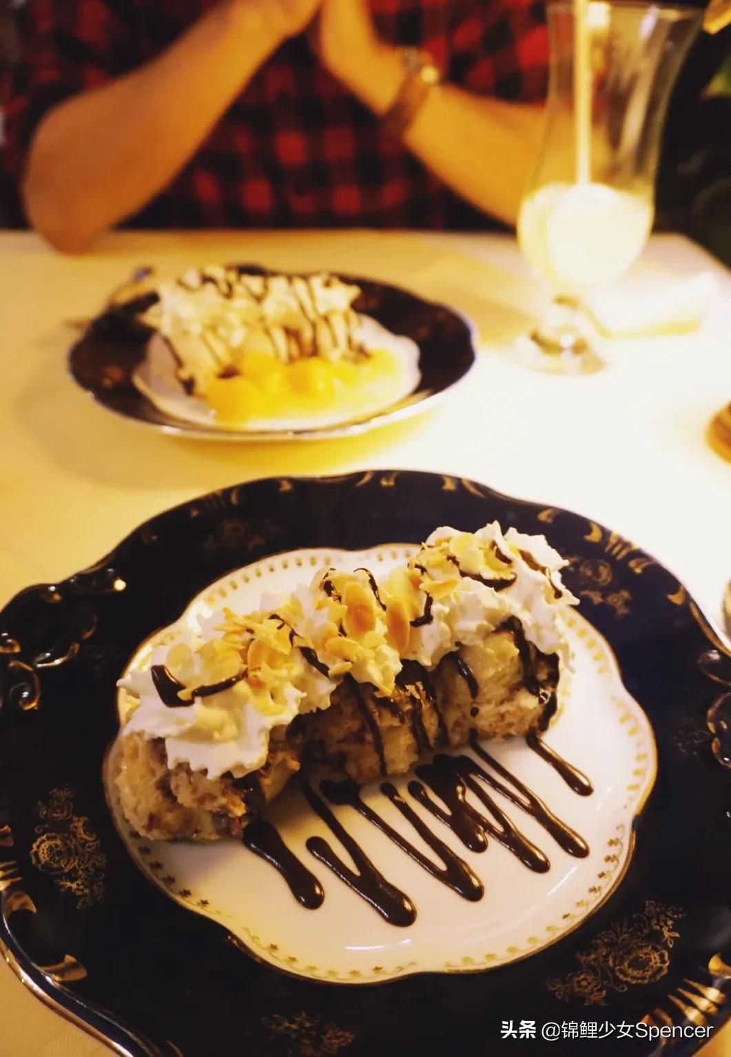 我在布达佩斯，收集了很多秋天送给你