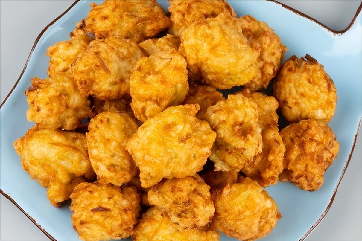 萝卜丸子加面粉怎么炸才酥脆好吃,炸萝卜丸子需要放多少面粉